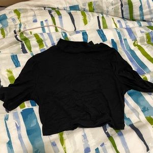 Black quarter sleeve cropped